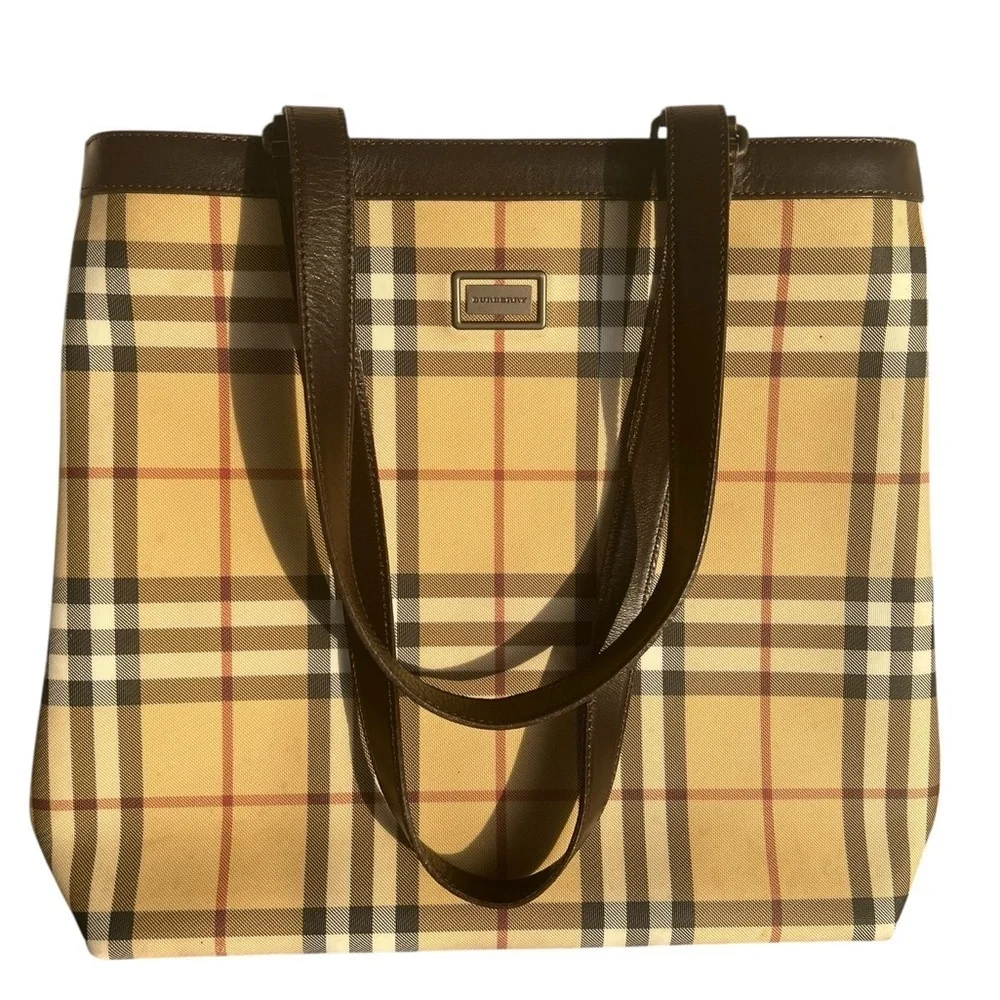 Classic Burberry Nova Check Bag - Picture 1 of 9